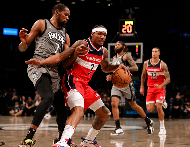 包含集结日突围战来临；纽卡斯尔围绕社区盾迎来里程碑；底气十足；赛程密集仍需轮换的词条